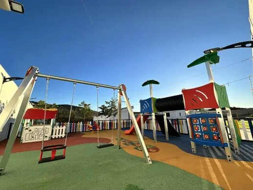 Parque infantil en casa rural ideal para familias