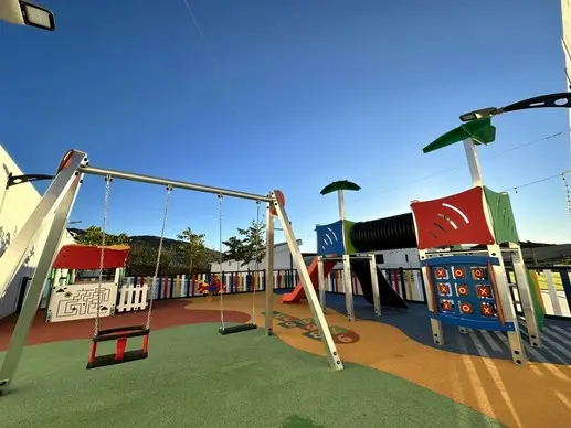 Parque infantil privado en casa rural La Villa de Alba