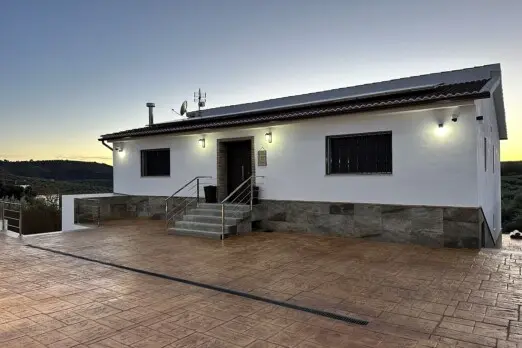 exterior de la casa rural la villa de alba en montefrio